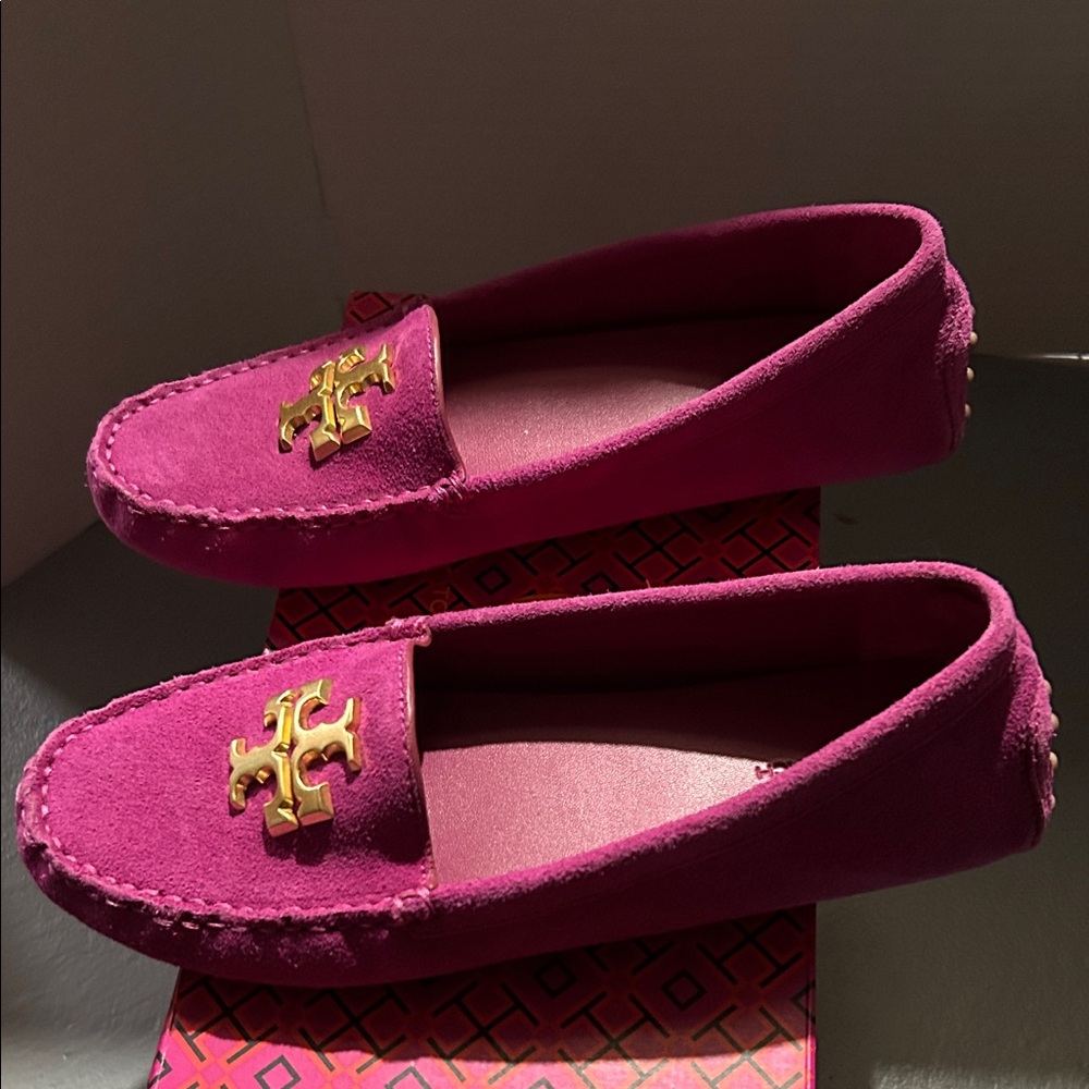 Tory Burch- Everly Driver Suede Loafers with Gold Emblem, “Prickly Pear”, size 8 - Picture 6 of 9